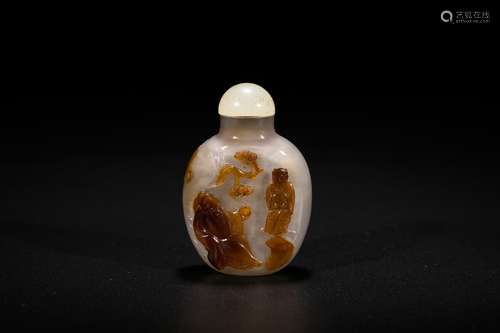 Chinese carved agate snuff bottle