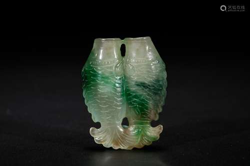 Chinese jadeite double-fish snuff bottle. 19th Century.