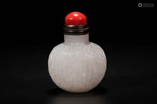 Chinese carved white jade snuff bottle. 19th century.