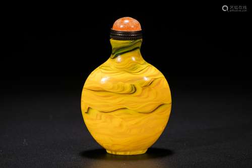 Chinese mixed glass snuff bottle.