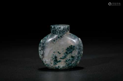 Chinese moss agate snuff bottle.
