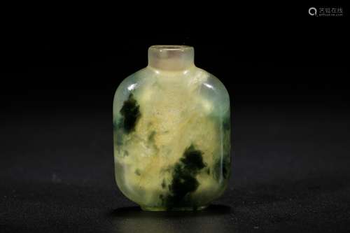 Chinese jadeite snuff bottle