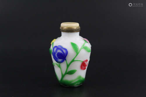 Chinese five-color overlay glass snuff bottle.