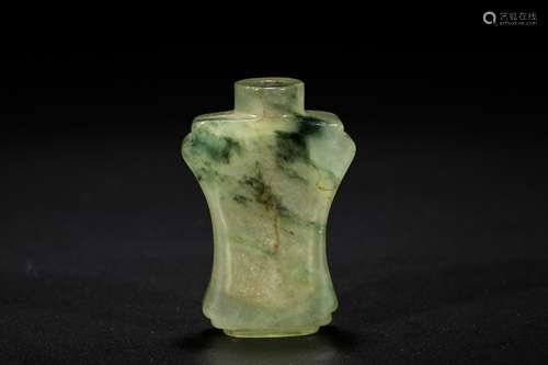 Chinese jadeite snuff bottle