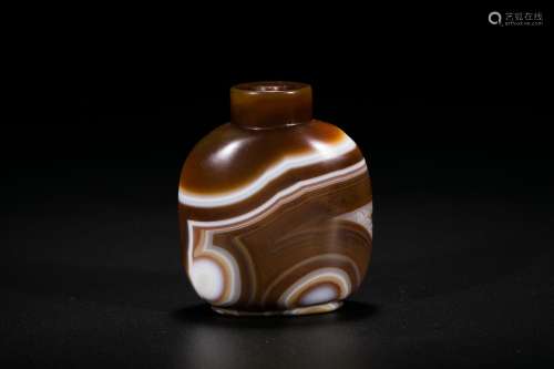 Chinese banded agate snuff bottle.
