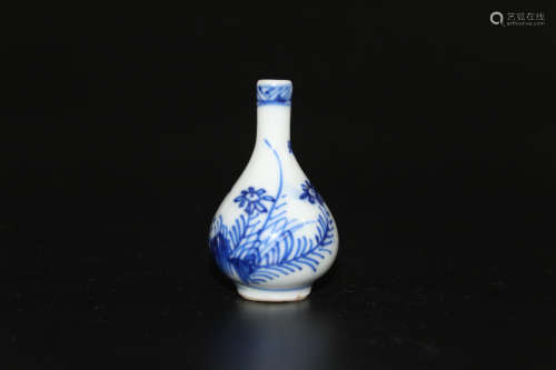 Chinese blue and white miniature vase