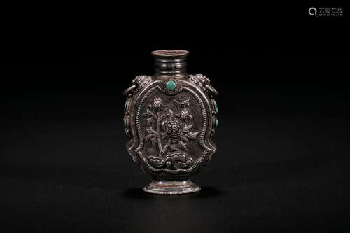 Chinese silver snuff bottle.