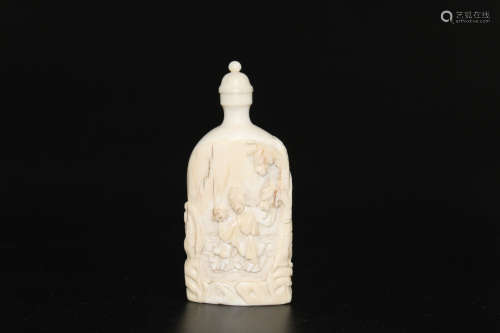 Chinese carved bone snuff bottle