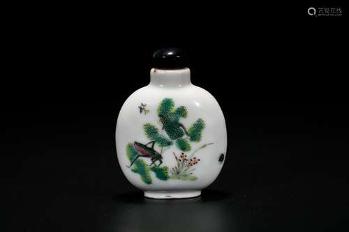 Chinese famille rose porcelain snuff bottle. Republic