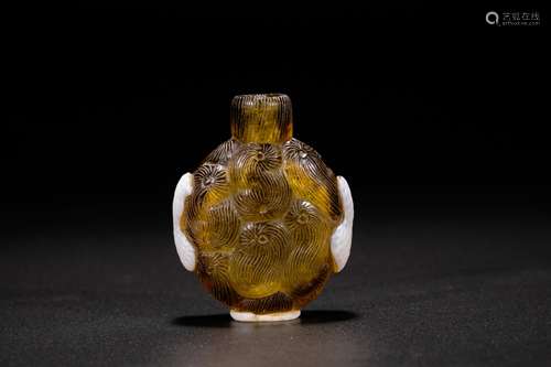 Chinese yellow glass snuff bottle.