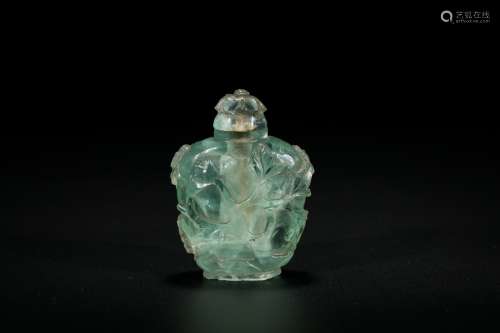 Chinese carved rose quartz snuff bottle.