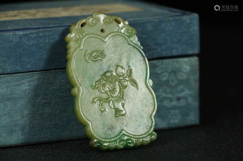 A JADEITE CARVED FIGURE AND FLORAL PATTERN PENDANT