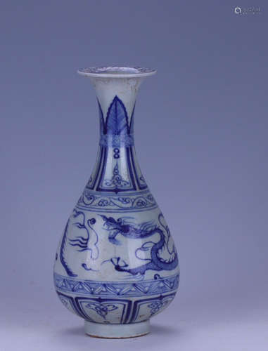 A BLUE AND WHITE GLAZE DRAGON PATTERN VASE