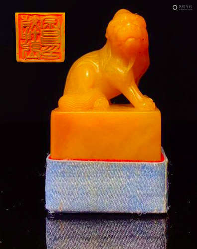 A TIANHUANG STONE CARVED BEAST SHAPED SEAL