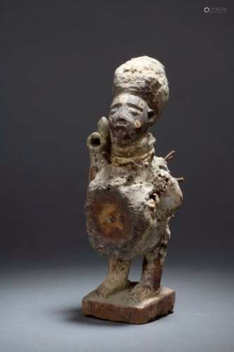 Statue à reliquaire abdominal | Style du Congo Boi...