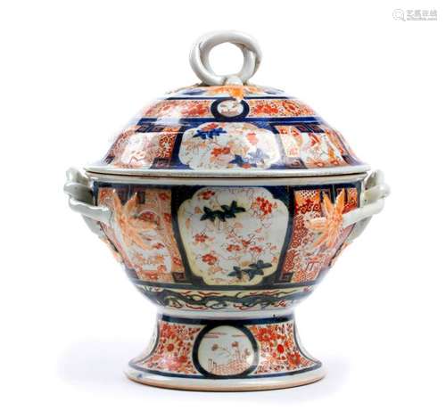 AN ‘IMARI’ TUREEN AND COVER Japan, mid 19th centur...