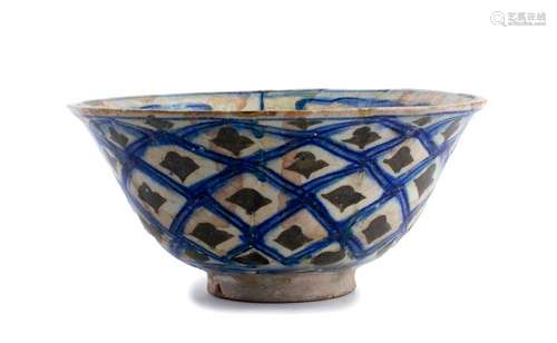 A 16TH 17TH CENTURIES IRANIAN PAINTED BOWL Iran, 1...