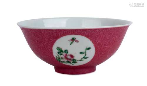 A ‘FAMILLE ROSE’ INCISED RUBY GROUND BOWL China, 2...