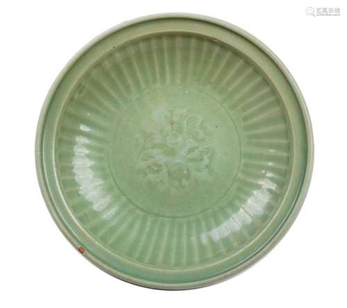 A LONGQUAN CÈLADON GLAZED DISH China, Ming dynasty...