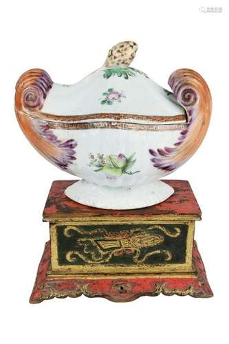 A FAMILLE ROSE SAUCE TUREEN AND COVER China, Qing ...