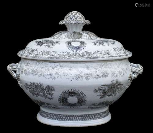 A LARGE ‘EN CAMAÏEU’ TUREEN AND COVER China, Qing ...