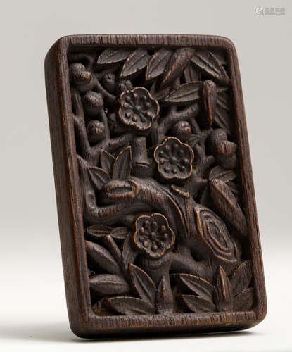 AN CARVED EAGLEWOOD PENDANT