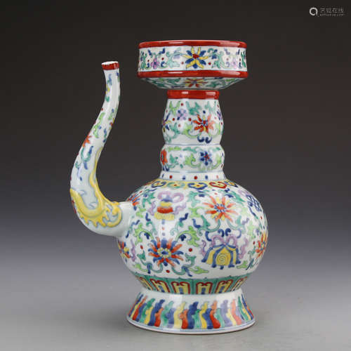 QIANLONG MARK,A DOUCAI GLAZED POT