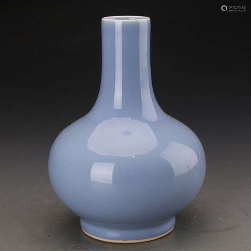 QIANLONG MARK, A BLUE GLAZED VASE