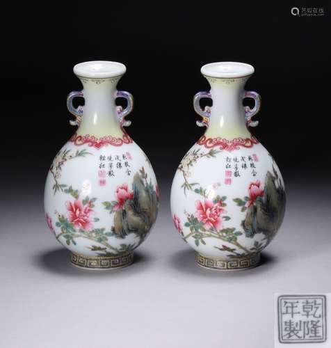 QIANLONG MARK, A PAIR OF ENAMEL GLAZED VASES