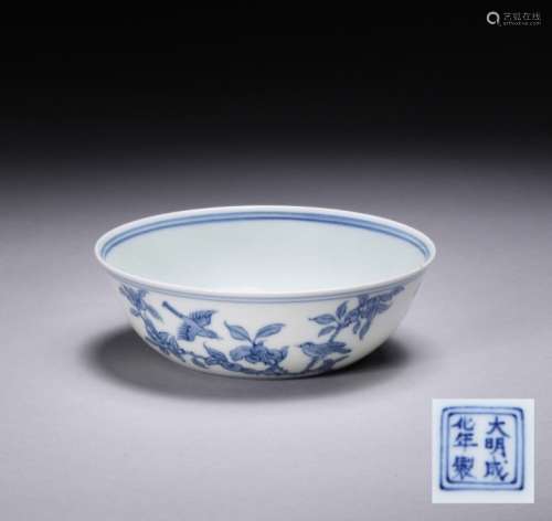 CHENGHUA MARK, A BLUE AND WHITE BOWL