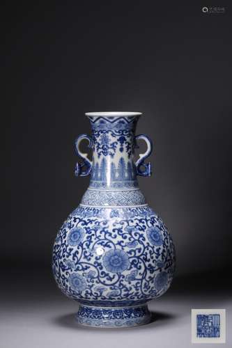 QIANLONG MARK, A BLUE AND WHITE VASE