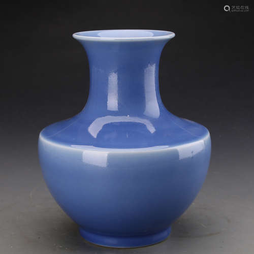 QIANLONG MARK, A BLUE GLAZED VASE