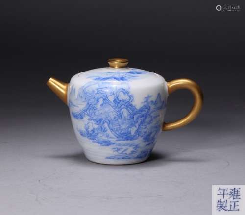 YONGZHENG MARK, A GILT BLUE AND WHITE TEAPOT