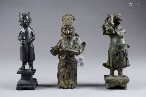 D'époque Ming.Trois statuettes figurant des per...
