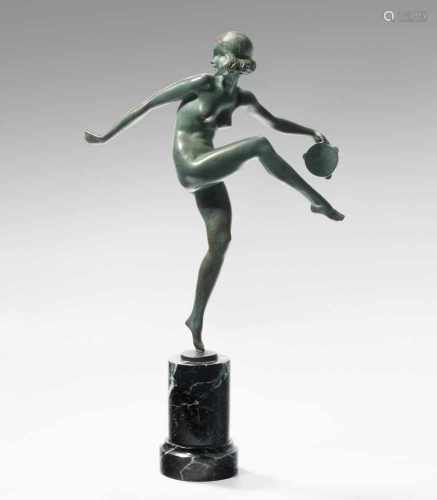 Pierre Le Faguays(Frankreich 1892–1962) Tänzerin mit Tamburin. Bronze, grünbraun patiniert,