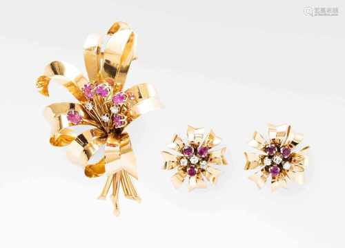 Rubin-Diamant-Set1940er Jahre. 750 Gelbgold. Florales Set bestehend aus Brosche (Bucherer) und