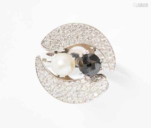 Naturperlen-Diamant-Ring750 Weissgold. Yin-Yang-Motiv mit 1 schwarzen Diamanten ca. 6 mm, 1