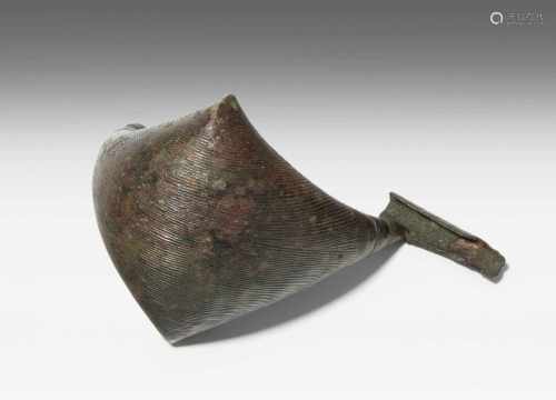 Grosse Navicella-FibelItalisch, 8./7. Jh. v. C. Bronze. Grosse Navicella-Fibel in rhombischer