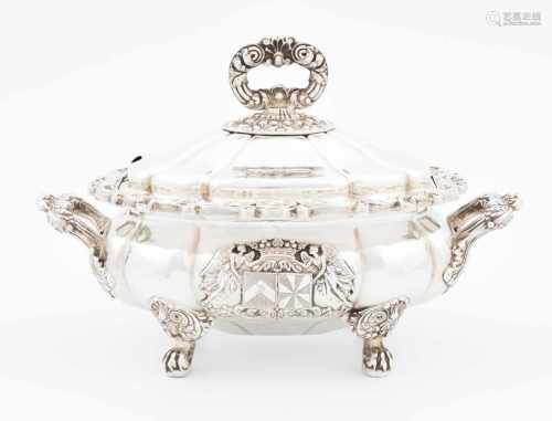Zuckerdose, Paris1819–38. Silber. Meistermarke Odiot. Ovale Form mit seitlichen Henkeln auf