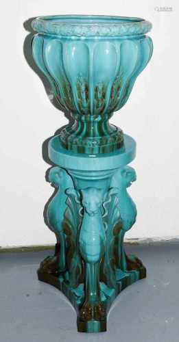 Clément Massier(1844–1917) Golfe Juan. Cachepot auf Säule. Keramik, türkisblau-grün glasiert.
