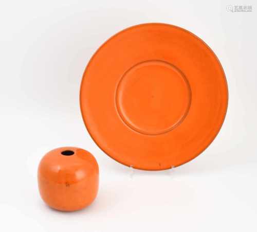 Jean-Pierre Devaud(Schweiz 1933–2004) Schale und Vase. Keramik, orangefarbene Glasur. Bezeichnet: