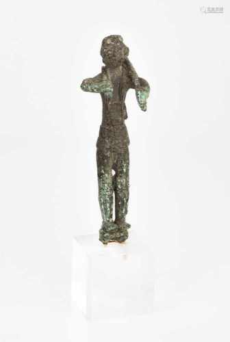 Statuette eines KriegersSardinien, 8.–7. Jh. v. C. Bronze. Stehende männliche Figur, über seiner