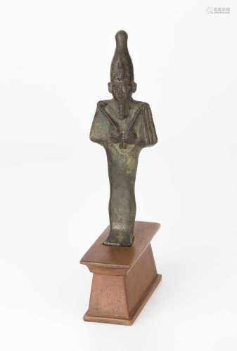 Statuette des OsirisÄgypten, Spätzeit, 664–525 B. C. Bronzevollguss. Osiris in Mumienform mit