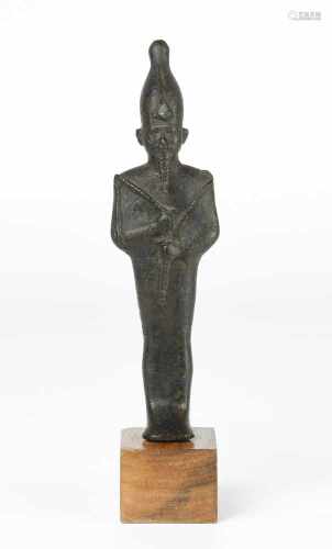 Statuette des OsirisÄgypten, Spätzeit, 664–525 B. C. Bronzevollguss. Osiris in Mumienform mit