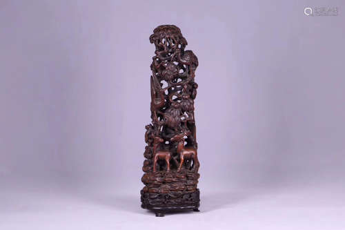 A CHENXIANG WOOD HOLLOW CARVED ORNAMENT