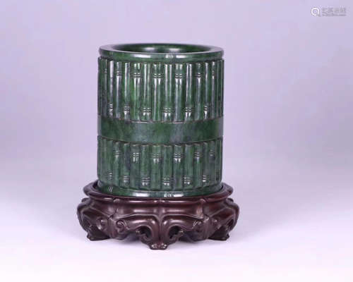 A HETIAN GREEN JADE CARVED BRUSH POT