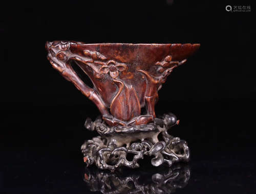 A OLD CHENXIANG WOOD CARVED CUP