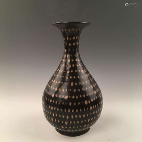 Chinese Jizhou Kiln  Yuhuchun Vase