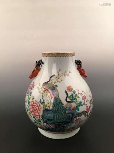 Chinese Famille Rose Porcelain Vase With Deer Heads Decoration