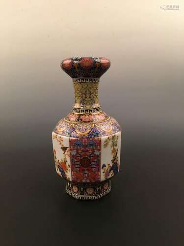 Chinese Porcelain Galic Vase